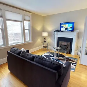 Appartement Bright, Clean, Private. In The Heart Of Downtown! Parking, Wi-fi And Netflix Included, Ottawa