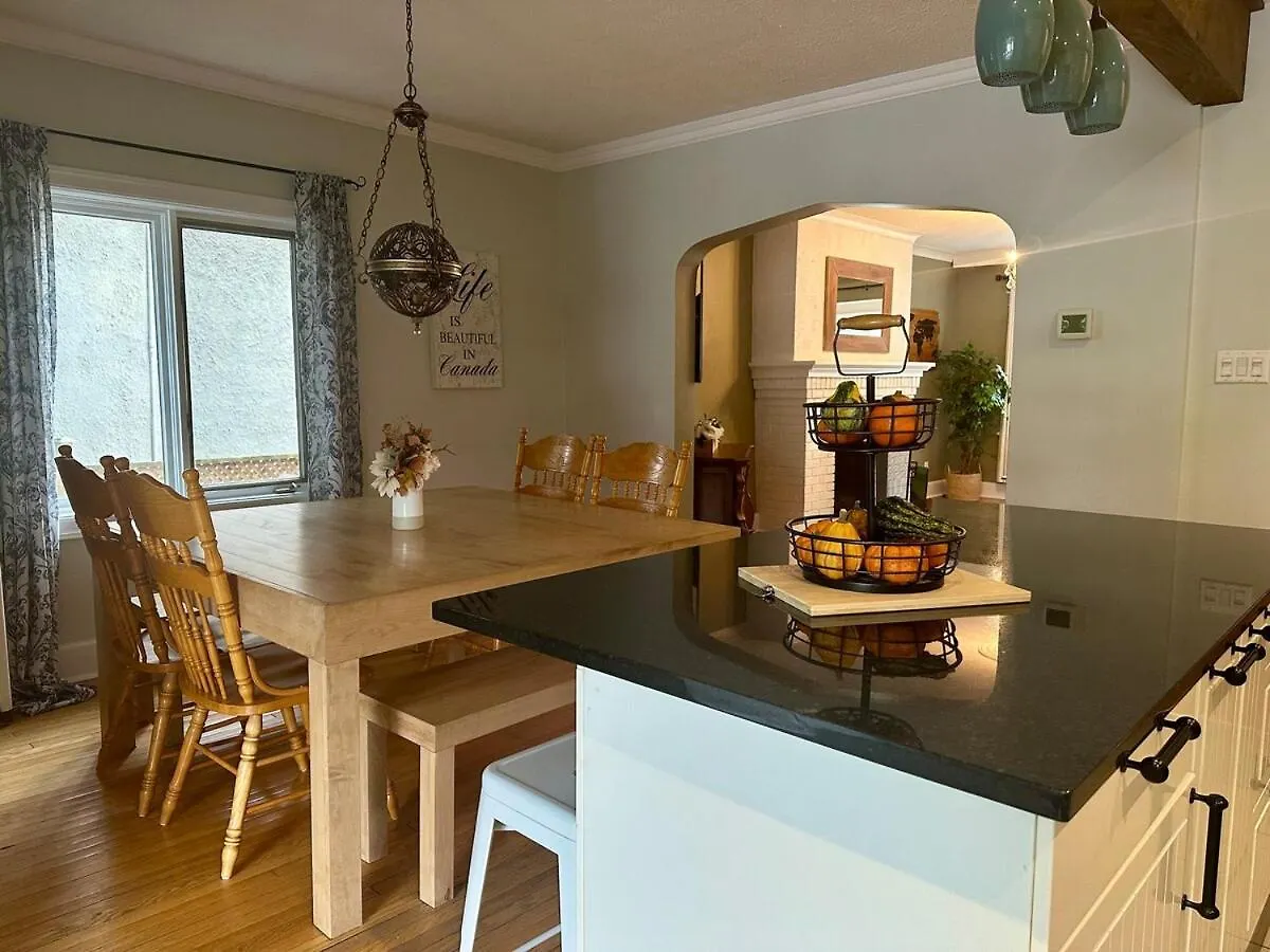 The Dows Retreat Villa Ottawa Holiday home